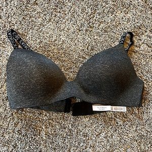 Victoria’s Secret bra 36C